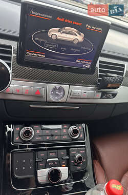 Седан Audi S8 2014 в 