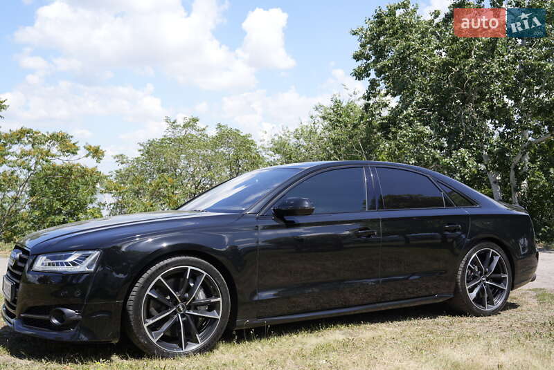 Седан Audi S8 2017 в Днепре