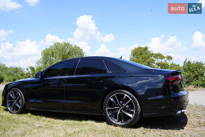 Седан Audi S8 2017 в Днепре