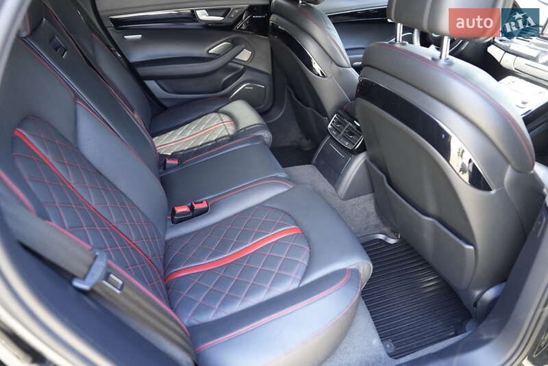 Седан Audi S8 2017 в Днепре