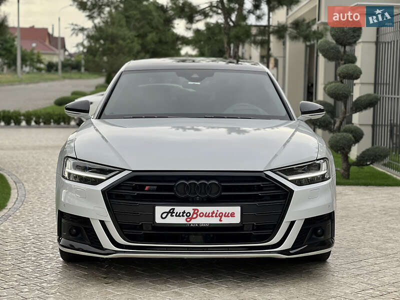 Седан Audi S8 2020 в Одесі