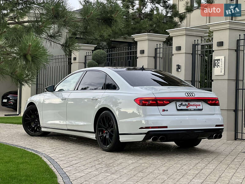 Седан Audi S8 2020 в Одесі