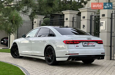 Седан Audi S8 2020 в 