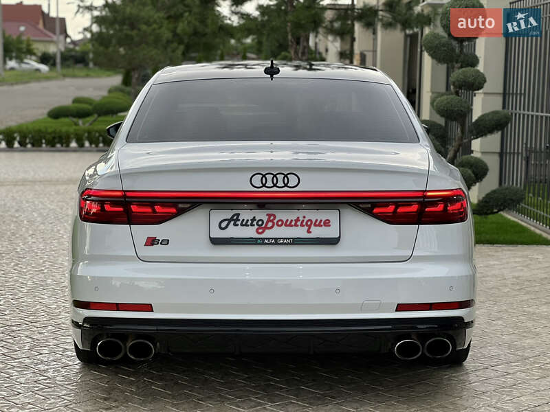 Седан Audi S8 2020 в Одесі
