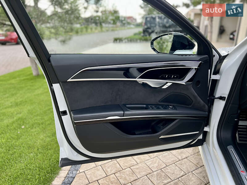 Седан Audi S8 2020 в Одесі