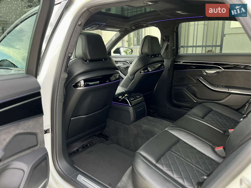 Седан Audi S8 2020 в Одесі