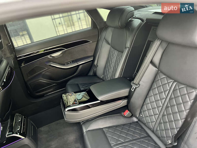 Седан Audi S8 2020 в Одесі