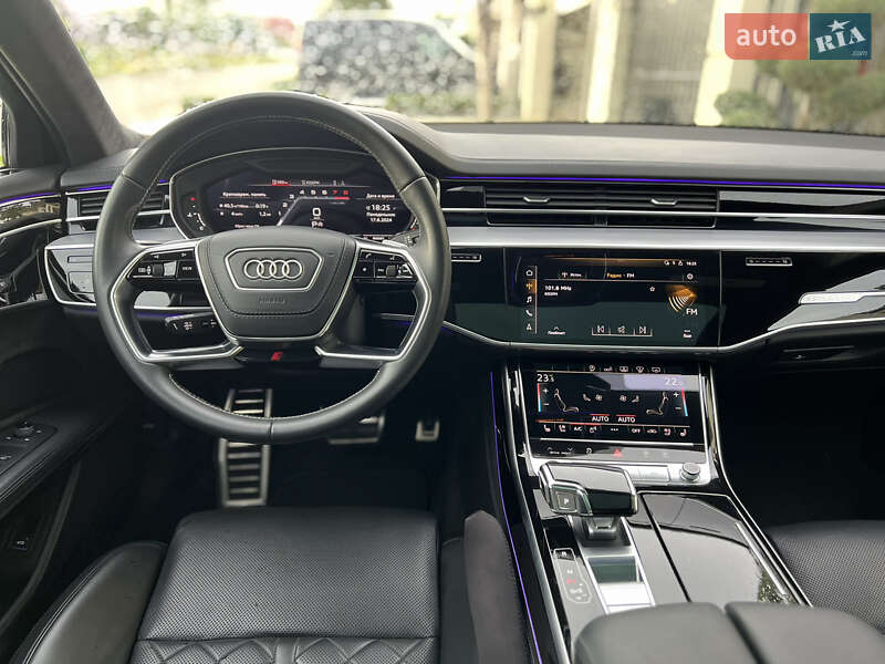 Седан Audi S8 2020 в Одесі