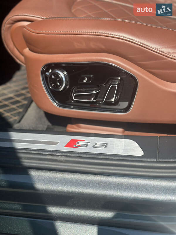 Седан Audi S8 2014 в Киеве