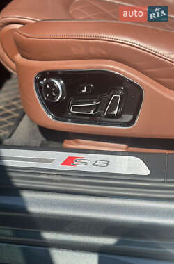Седан Audi S8 2014 в 