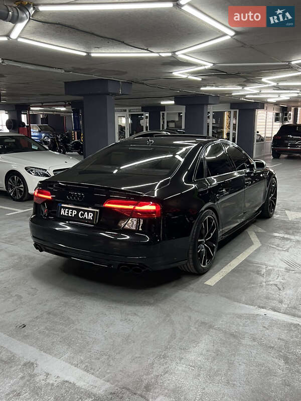 Седан Audi S8 2016 в Одессе