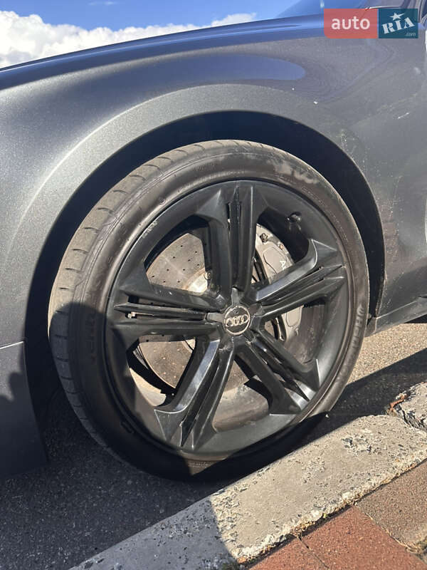 Седан Audi S8 2014 в Киеве
