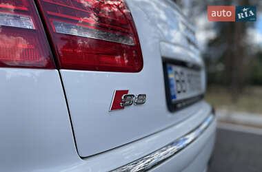 Седан Audi S8 2008 в 