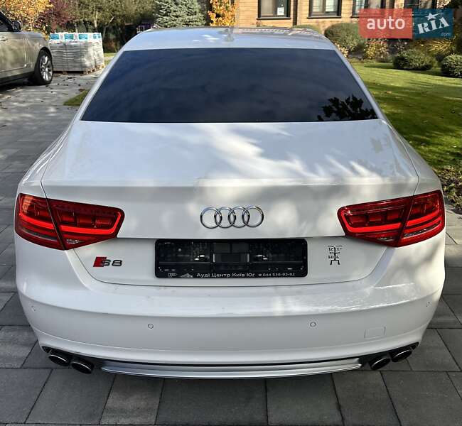 Седан Audi S8 2012 в Киеве