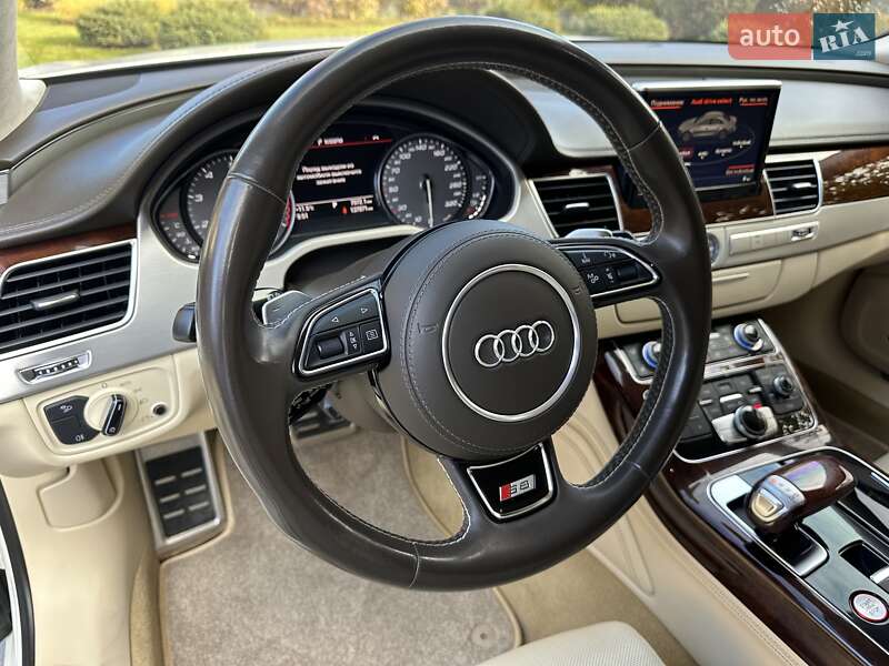 Седан Audi S8 2012 в Киеве
