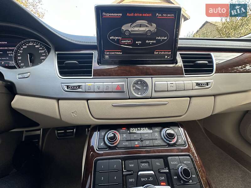 Седан Audi S8 2012 в Киеве