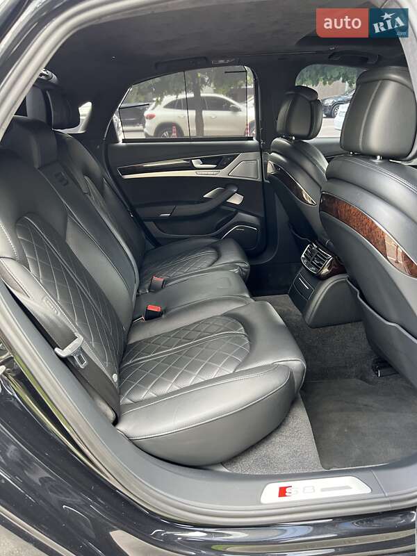 Седан Audi S8 2012 в Києві