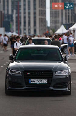 Седан Audi S8 2016 в 