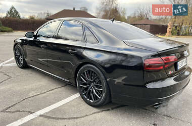 Седан Audi S8 2017 в 