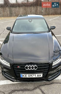 Седан Audi S8 2017 в 
