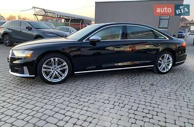 Седан Audi S8 2019 в 