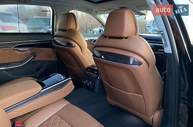 Седан Audi S8 2019 в 