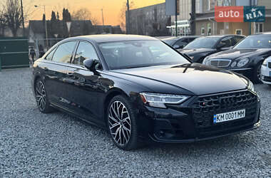 Седан Audi S8 2022 в 