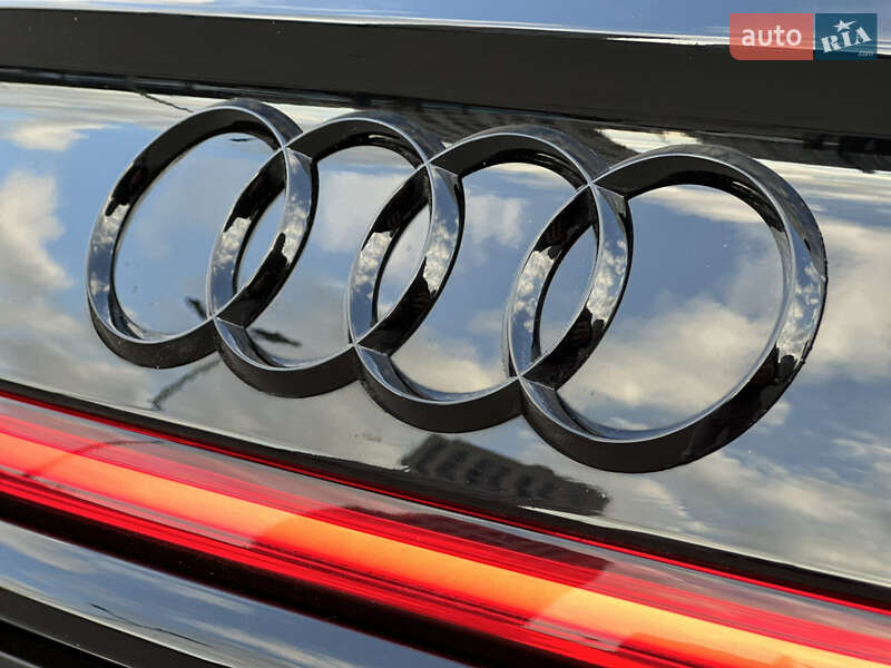 Седан Audi S8 2021 в Києві