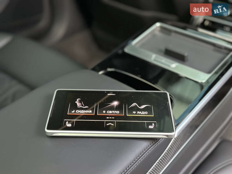 Седан Audi S8 2021 в Києві