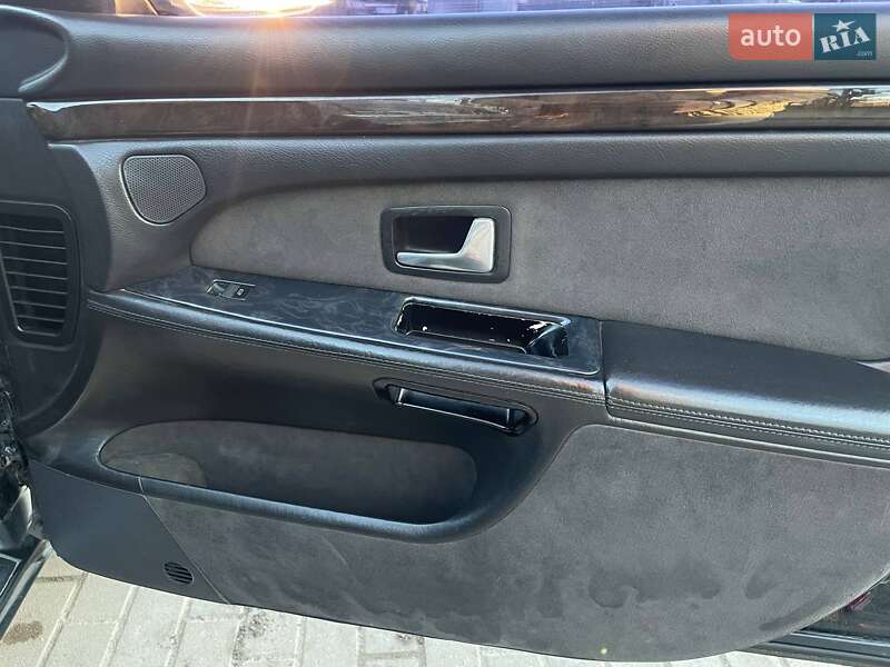 Седан Audi S8 2000 в Тернополе