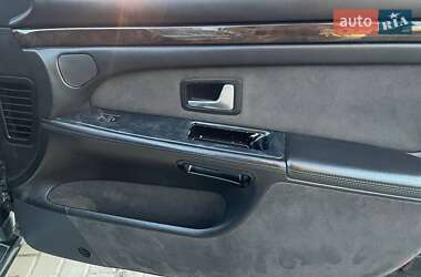 Седан Audi S8 2000 в 