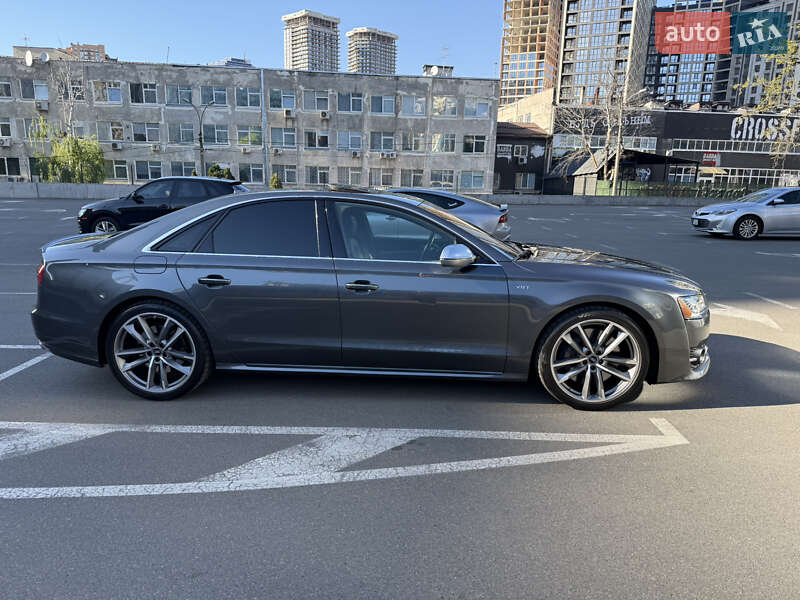 Audi S8 2016