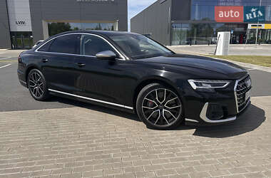 Седан Audi S8 2022 в 