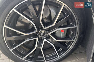 Седан Audi S8 2022 в 