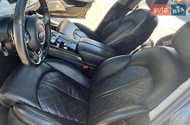 Седан Audi S8 2012 в 
