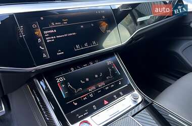 Седан Audi S8 2022 в 
