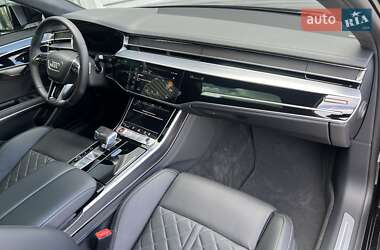 Седан Audi S8 2022 в 