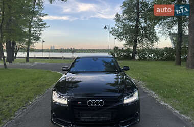 Седан Audi S8 2017 в 