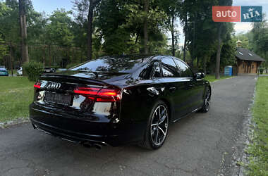 Седан Audi S8 2017 в 