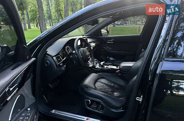 Седан Audi S8 2017 в 