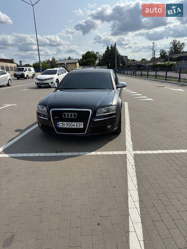 Седан Audi S8 2008 в 