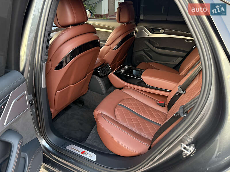 Седан Audi S8 2016 в Одессе