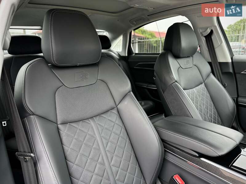 Седан Audi S8 2022 в Киеве