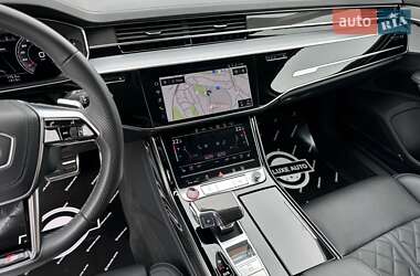 Седан Audi S8 2022 в 