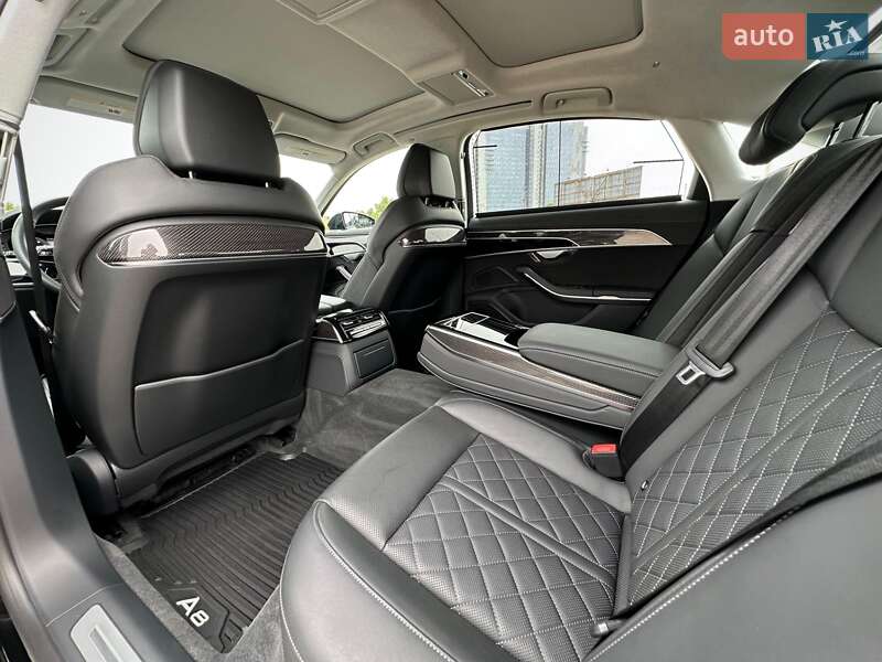 Седан Audi S8 2022 в Киеве