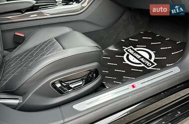 Седан Audi S8 2022 в 