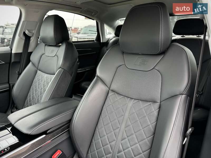 Седан Audi S8 2022 в Киеве