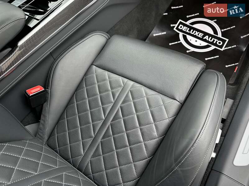 Седан Audi S8 2022 в Киеве