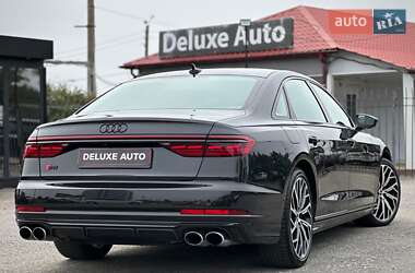 Седан Audi S8 2022 в 