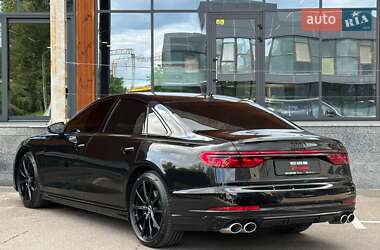 Седан Audi S8 2025 в 